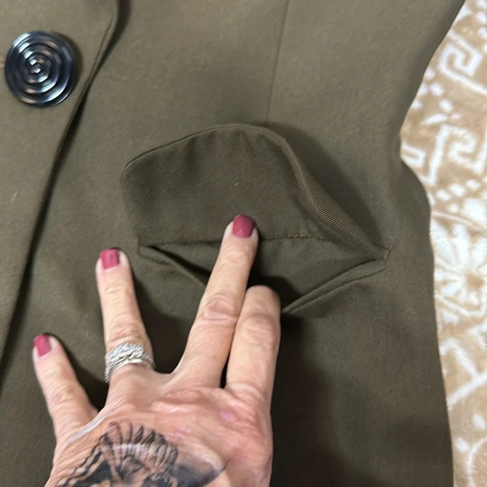 Vintage 1980s Kishi Olive Green Blazer and Trouser Set - Picture 6 of 14